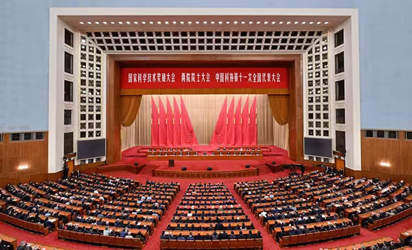 图片来源：新华社