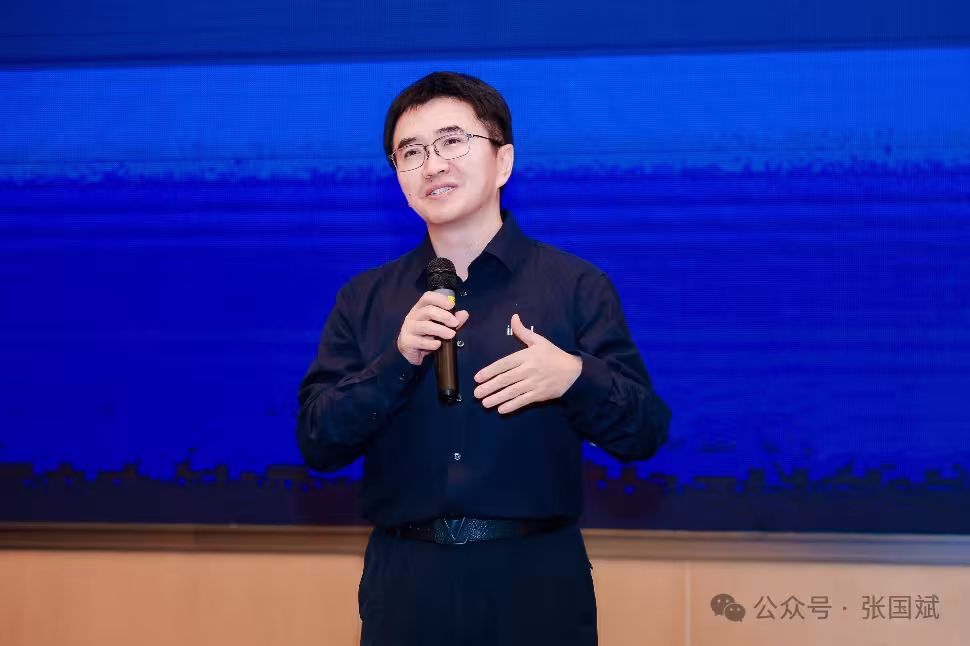 【原创】当AI智能体走进工地：建筑安全背后的边缘算力范式在重构