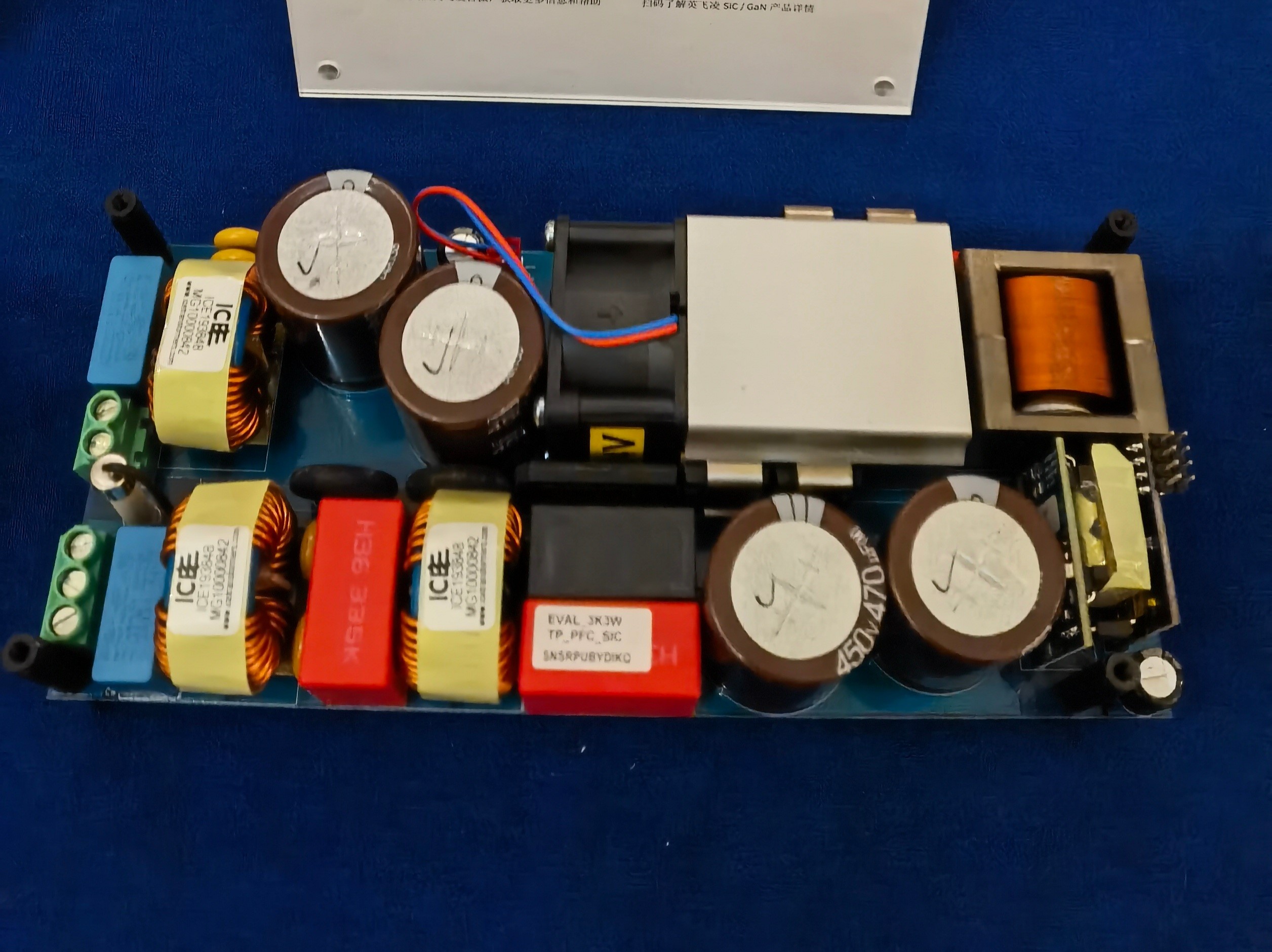1628143134737723.jpg 图6:基于CoolSiCTM 的3.3kW CCM图腾柱PFC评估板.jpg