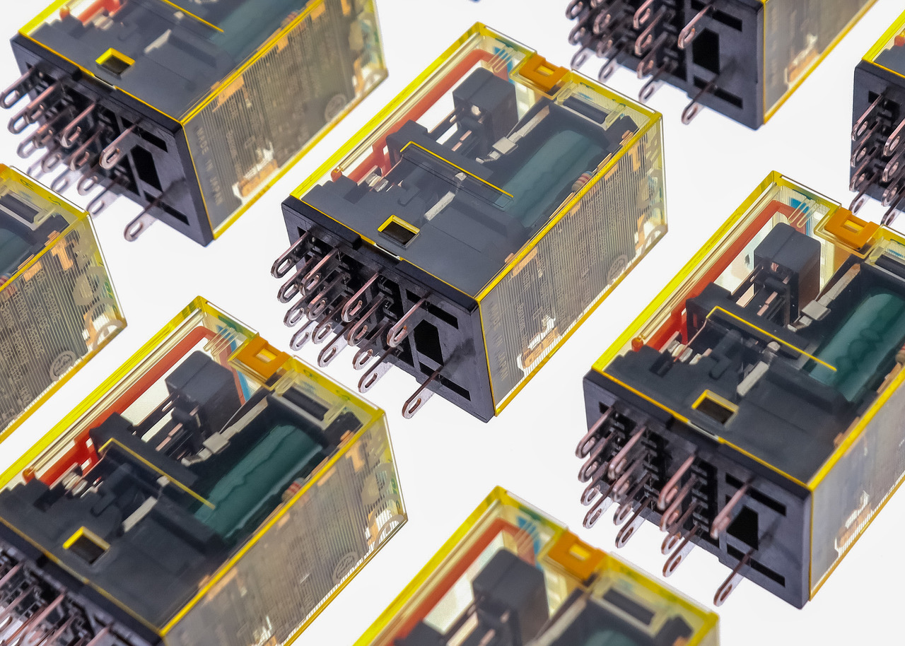 1677037600390126.jpeg IDEC RELAY DIAGONAL VIEW-CROP.jpeg