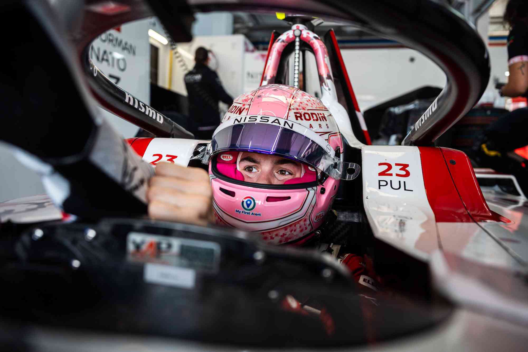 6、日产Formula E车队新秀兼模拟器车手阿比·普灵.jpg